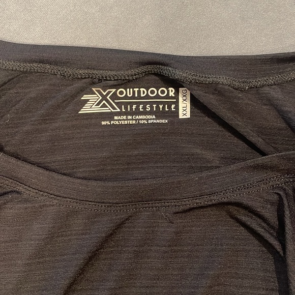 Ladies black work out top, ruched on sides to make shorter or longer - Picture 3 of 3